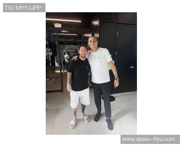 特雷泽盖与梅西同框合影致敬足球历史无可争议的第一人梅西 特雷泽盖与梅西同框合影致敬足球历史无可争议的第一人梅西