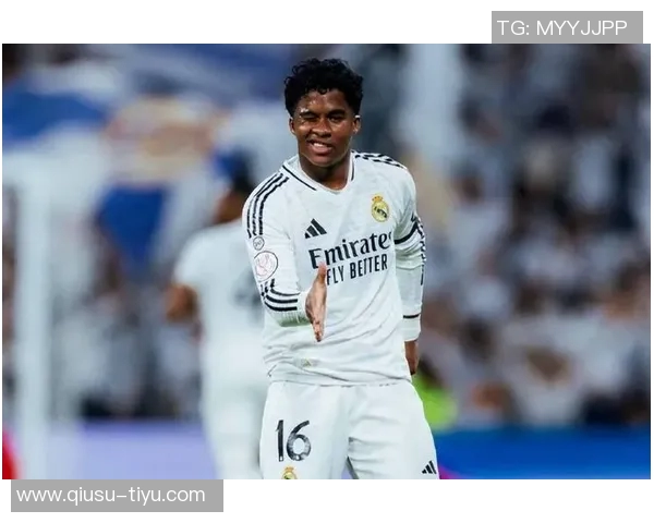 恩德里克本赛季仍未出场国际比赛间歇携妻子畅游摩洛哥度假 恩德里克本赛季仍未出场国际比赛间歇携妻子畅游摩洛哥度假