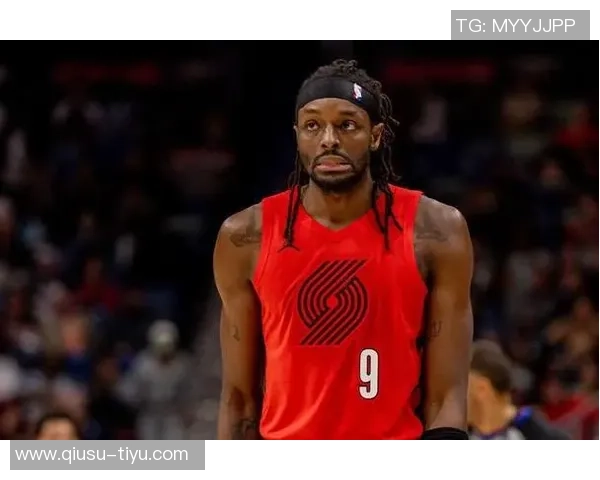 格兰特上半场表现出色9投4中斩获15分3篮板三分球命中率高达50