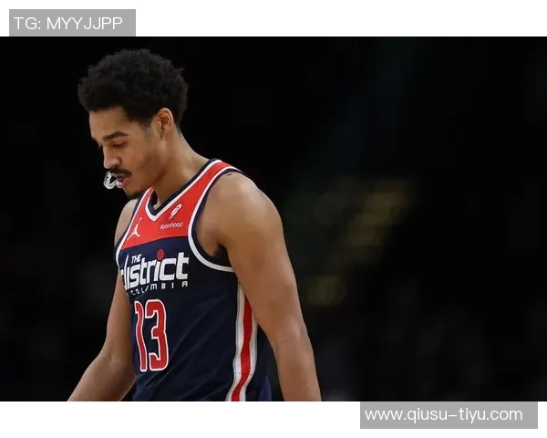 普尔半场表现出色6投3中贡献12分1篮板2助攻展现出强大实力