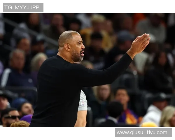 火箭媒体人质疑乌度卡为何不换下小贾而坚持留他在场上 火箭媒体人质疑乌度卡为何不换下小贾而坚持留他在场上